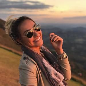 Meet your Posher, Laura